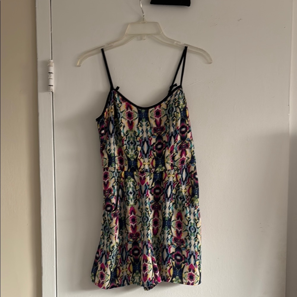 1 Multicolor Patterned Women's romper w pockets